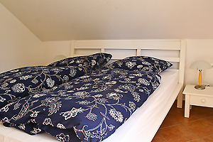 Strandkorb im Sonnenuntergang